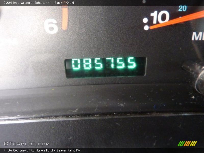 Black / Khaki 2004 Jeep Wrangler Sahara 4x4
