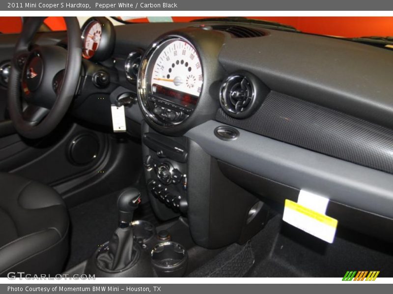 Pepper White / Carbon Black 2011 Mini Cooper S Hardtop