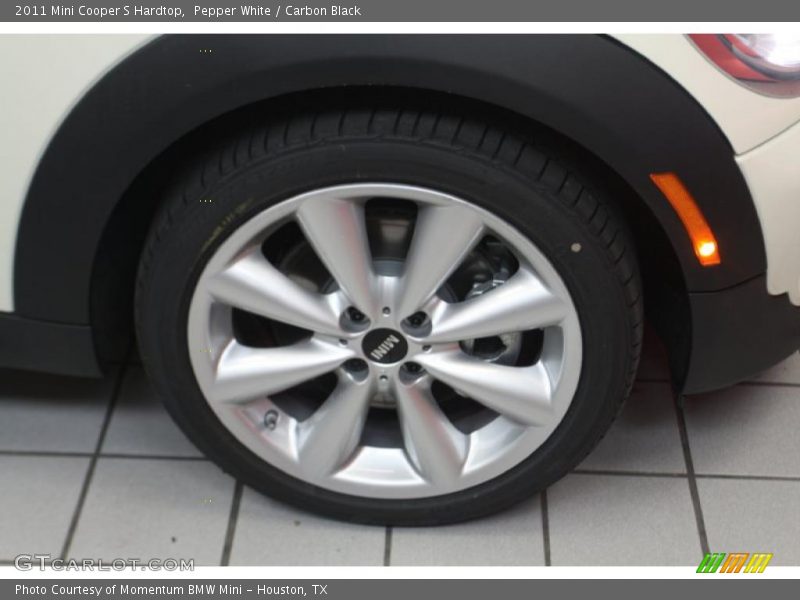 Pepper White / Carbon Black 2011 Mini Cooper S Hardtop