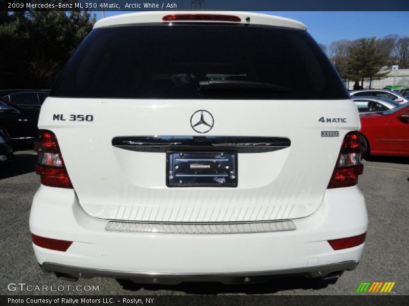 Arctic White / Ash 2009 Mercedes-Benz ML 350 4Matic