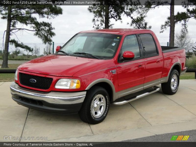 Front 3/4 View of 2002 F150 Lariat SuperCrew