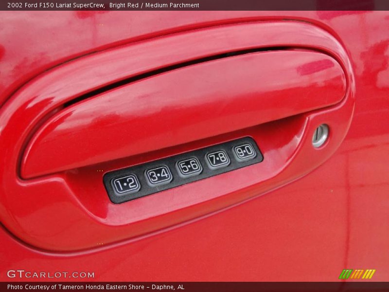 Bright Red / Medium Parchment 2002 Ford F150 Lariat SuperCrew