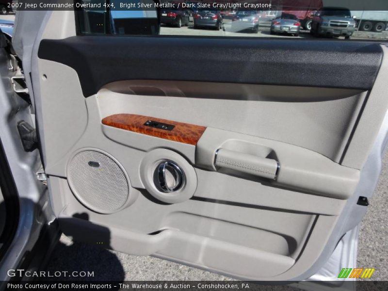 Bright Silver Metallic / Dark Slate Gray/Light Graystone 2007 Jeep Commander Overland 4x4