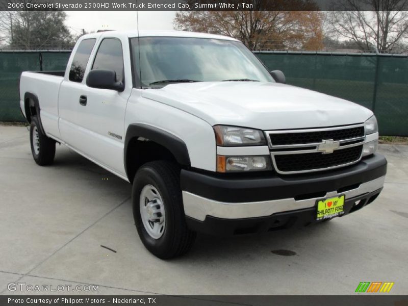 Front 3/4 View of 2006 Silverado 2500HD Work Truck Extended Cab