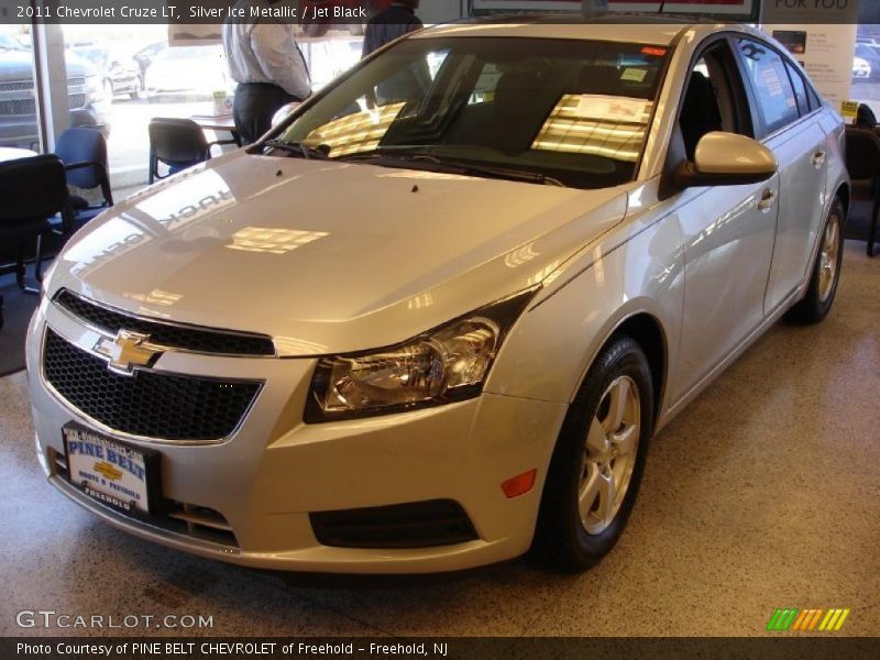 Silver Ice Metallic / Jet Black 2011 Chevrolet Cruze LT