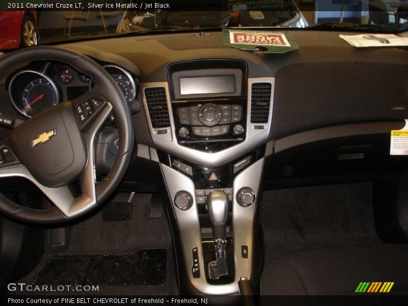 Silver Ice Metallic / Jet Black 2011 Chevrolet Cruze LT