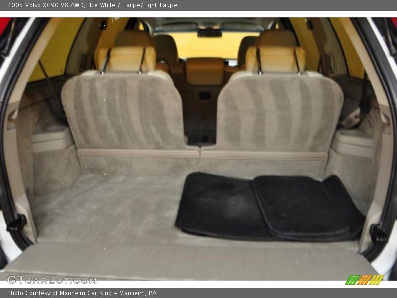 Ice White / Taupe/Light Taupe 2005 Volvo XC90 V8 AWD