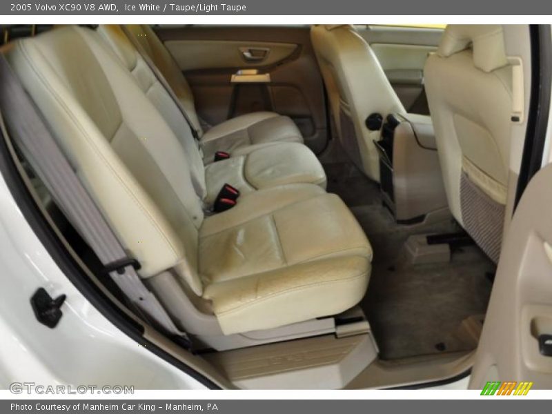 Ice White / Taupe/Light Taupe 2005 Volvo XC90 V8 AWD