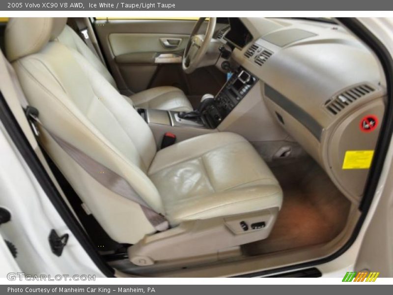 Ice White / Taupe/Light Taupe 2005 Volvo XC90 V8 AWD