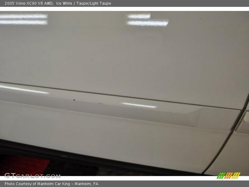Ice White / Taupe/Light Taupe 2005 Volvo XC90 V8 AWD