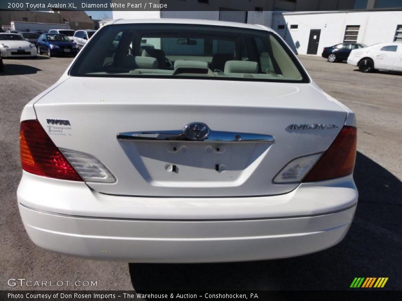 Diamond White Pearl / Taupe 2000 Toyota Avalon XL