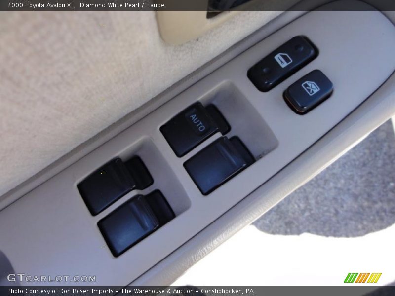Diamond White Pearl / Taupe 2000 Toyota Avalon XL