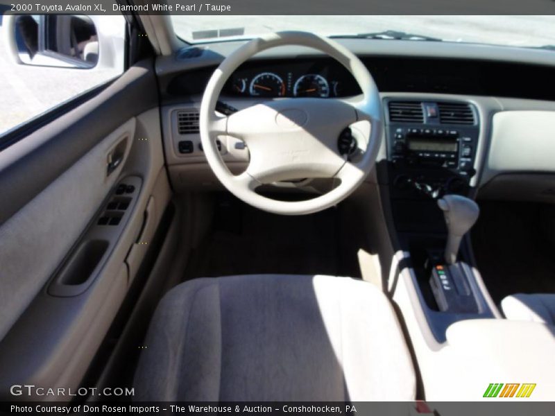 Diamond White Pearl / Taupe 2000 Toyota Avalon XL