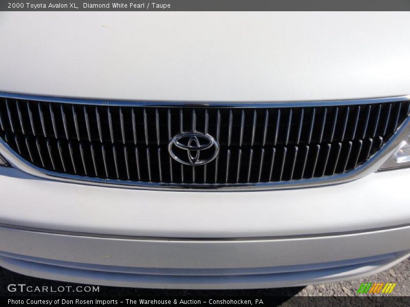 Diamond White Pearl / Taupe 2000 Toyota Avalon XL