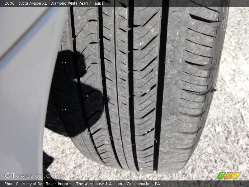 Diamond White Pearl / Taupe 2000 Toyota Avalon XL