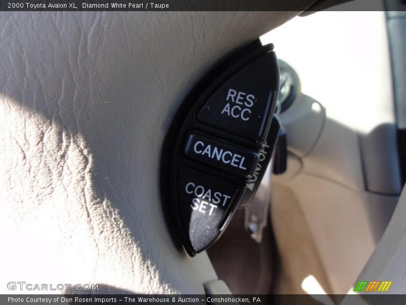 Diamond White Pearl / Taupe 2000 Toyota Avalon XL