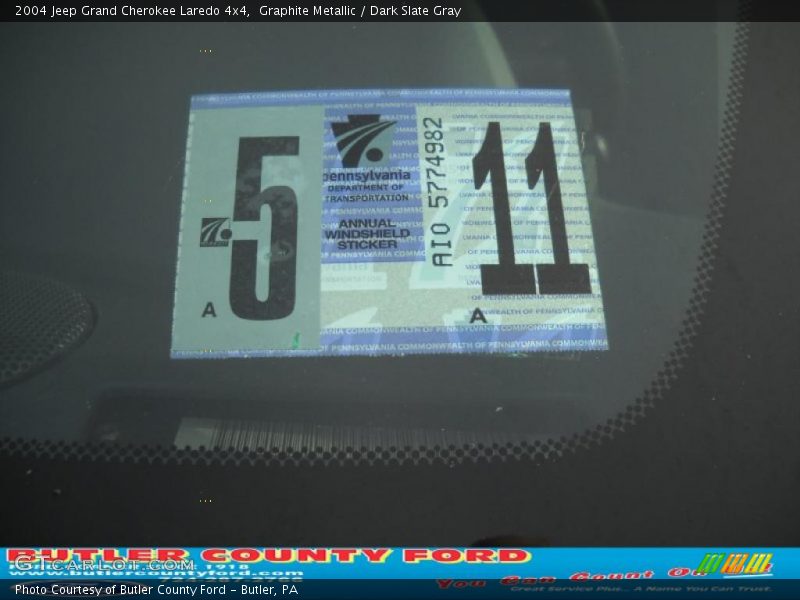 Graphite Metallic / Dark Slate Gray 2004 Jeep Grand Cherokee Laredo 4x4