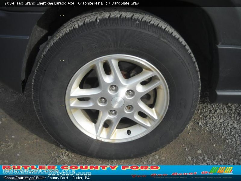 Graphite Metallic / Dark Slate Gray 2004 Jeep Grand Cherokee Laredo 4x4