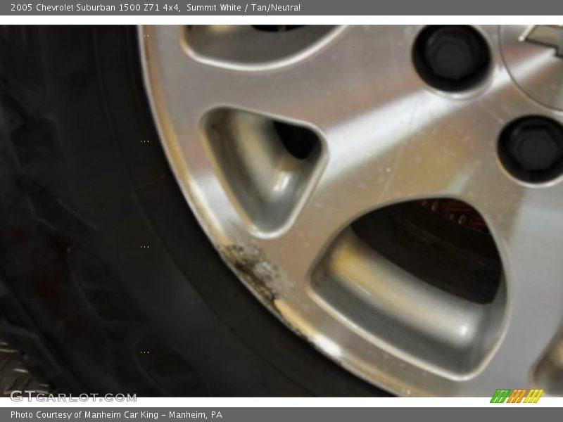 Summit White / Tan/Neutral 2005 Chevrolet Suburban 1500 Z71 4x4