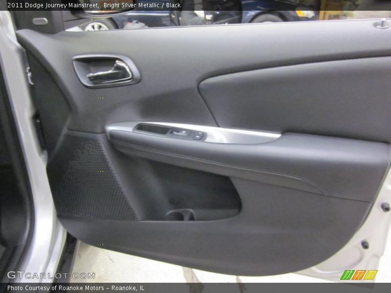 Bright Silver Metallic / Black 2011 Dodge Journey Mainstreet