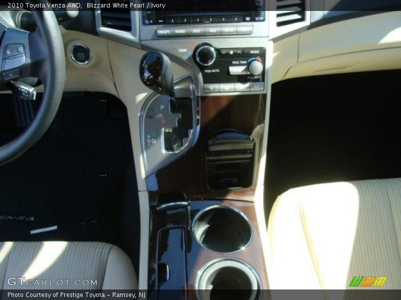 Blizzard White Pearl / Ivory 2010 Toyota Venza AWD