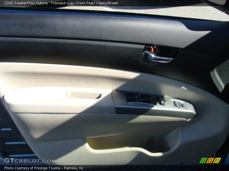 Tideland Gray Green Pearl / Ivory/Brown 2005 Toyota Prius Hybrid