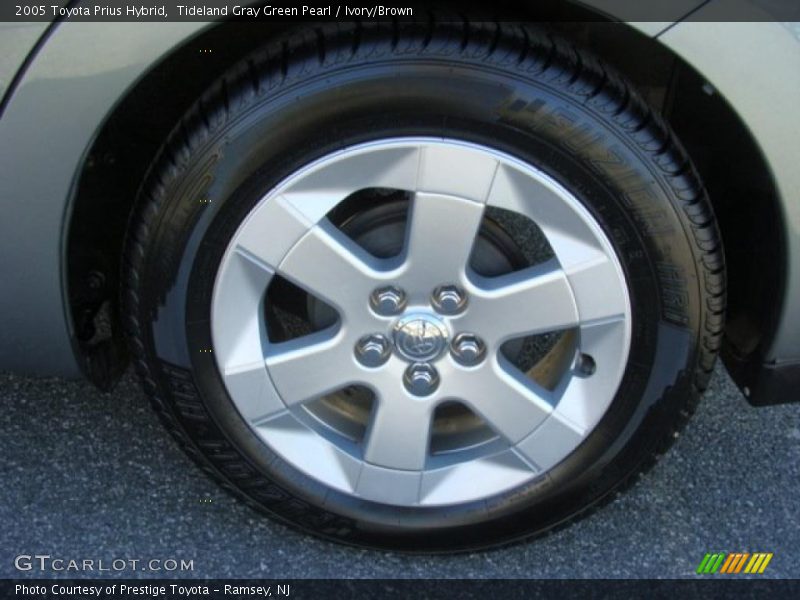 Tideland Gray Green Pearl / Ivory/Brown 2005 Toyota Prius Hybrid