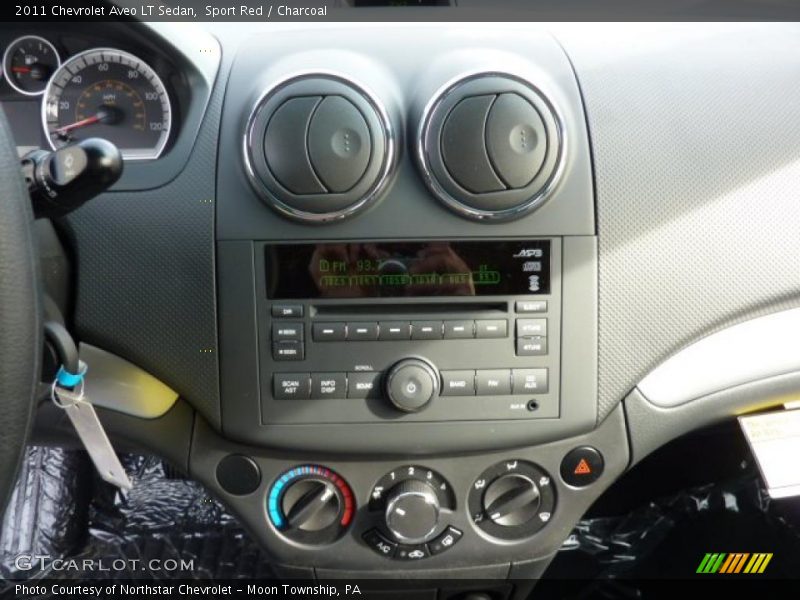 Controls of 2011 Aveo LT Sedan