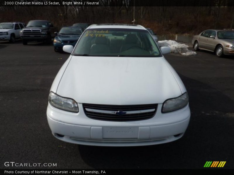 Bright White / Neutral 2000 Chevrolet Malibu LS Sedan