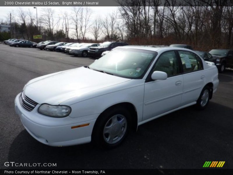 Bright White / Neutral 2000 Chevrolet Malibu LS Sedan