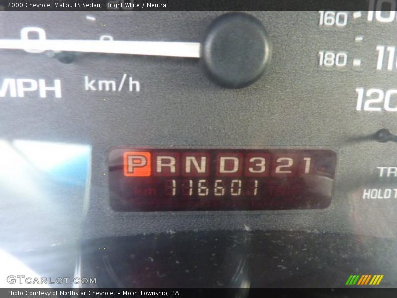 Bright White / Neutral 2000 Chevrolet Malibu LS Sedan