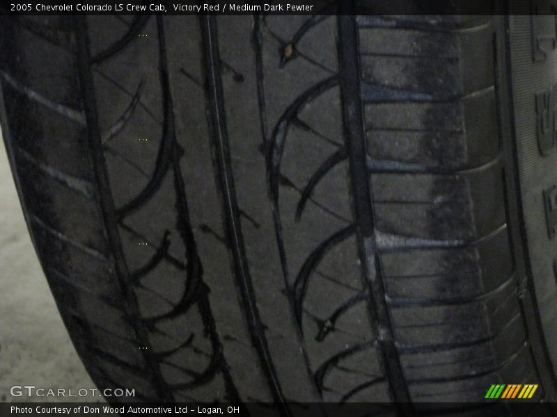 Victory Red / Medium Dark Pewter 2005 Chevrolet Colorado LS Crew Cab