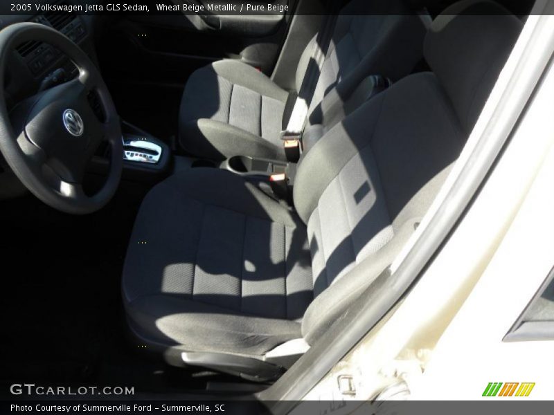 Wheat Beige Metallic / Pure Beige 2005 Volkswagen Jetta GLS Sedan