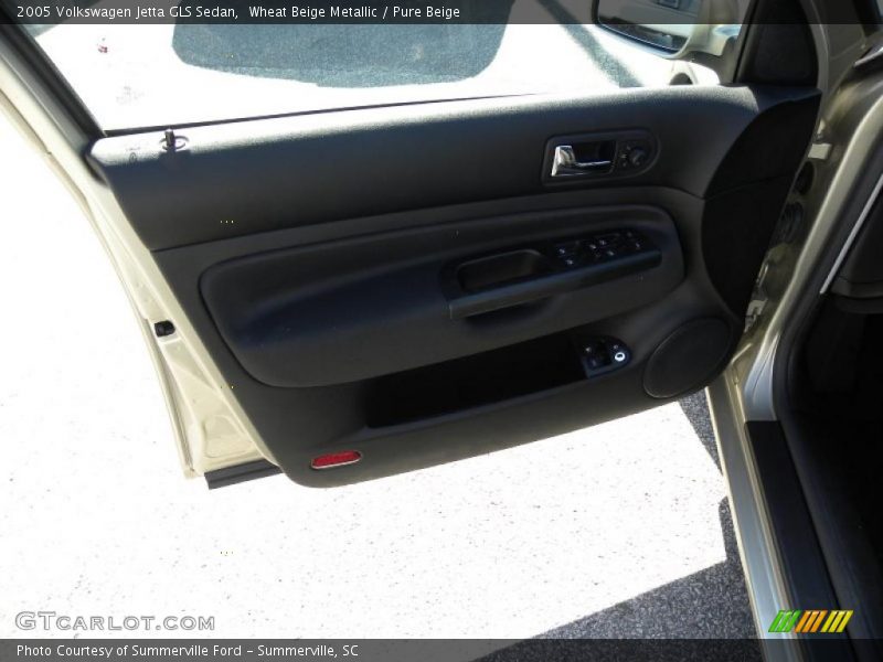 Wheat Beige Metallic / Pure Beige 2005 Volkswagen Jetta GLS Sedan