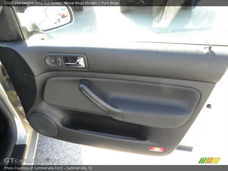 Wheat Beige Metallic / Pure Beige 2005 Volkswagen Jetta GLS Sedan