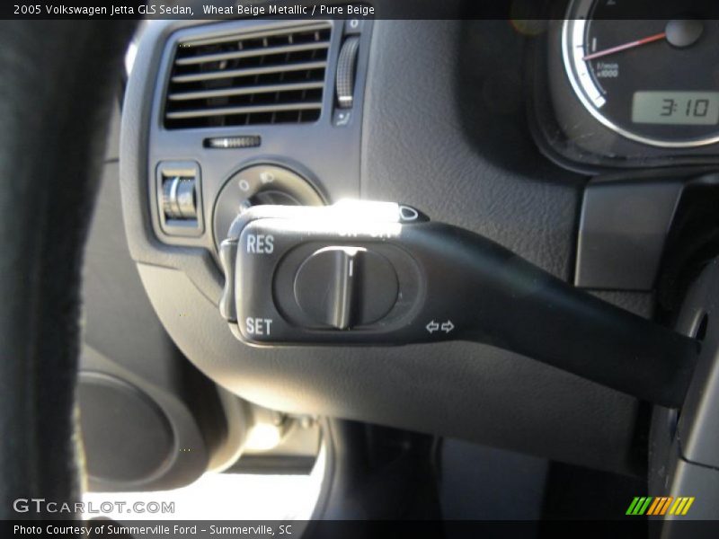 Wheat Beige Metallic / Pure Beige 2005 Volkswagen Jetta GLS Sedan