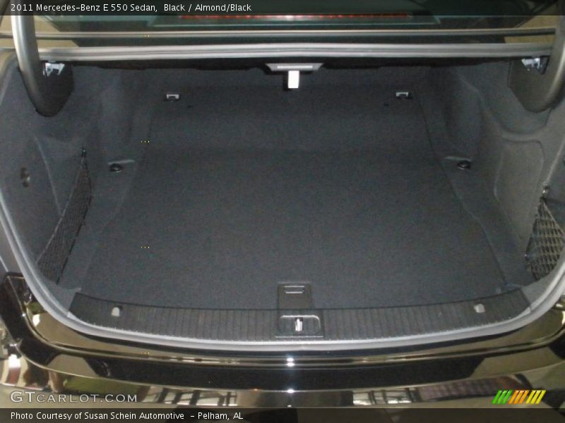 Black / Almond/Black 2011 Mercedes-Benz E 550 Sedan