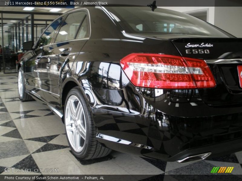 Black / Almond/Black 2011 Mercedes-Benz E 550 Sedan