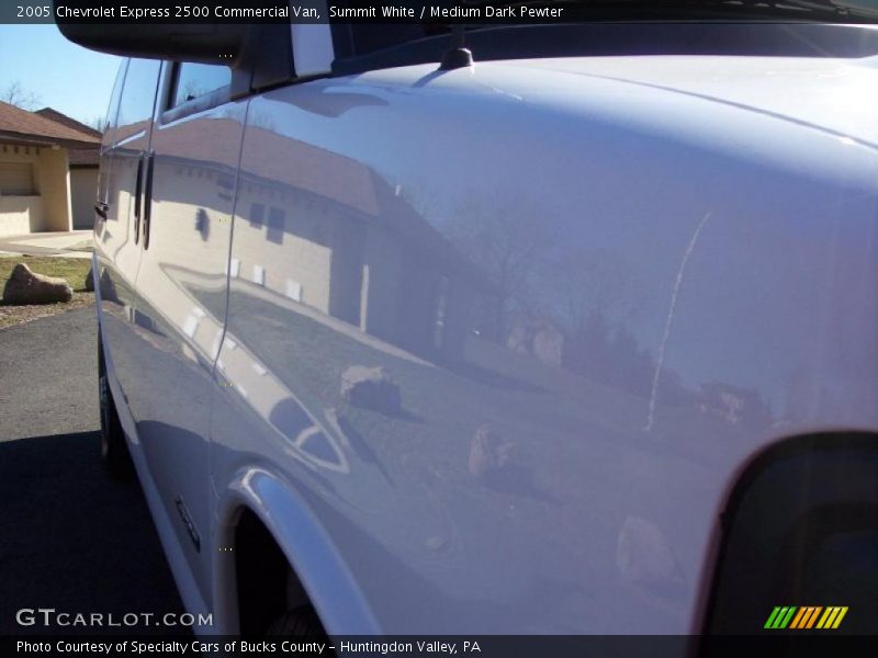Summit White / Medium Dark Pewter 2005 Chevrolet Express 2500 Commercial Van