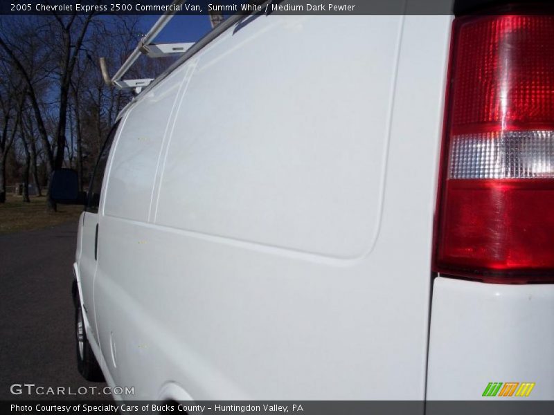 Summit White / Medium Dark Pewter 2005 Chevrolet Express 2500 Commercial Van