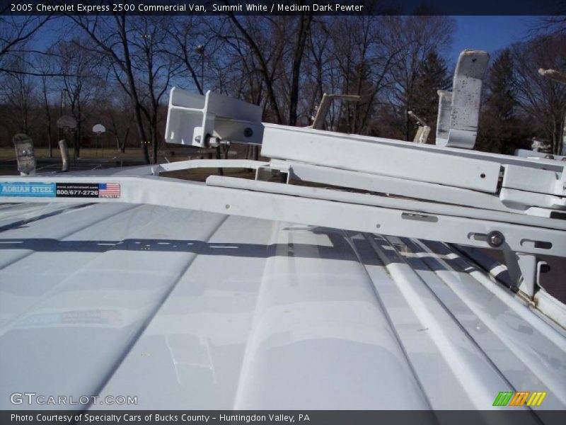 Summit White / Medium Dark Pewter 2005 Chevrolet Express 2500 Commercial Van