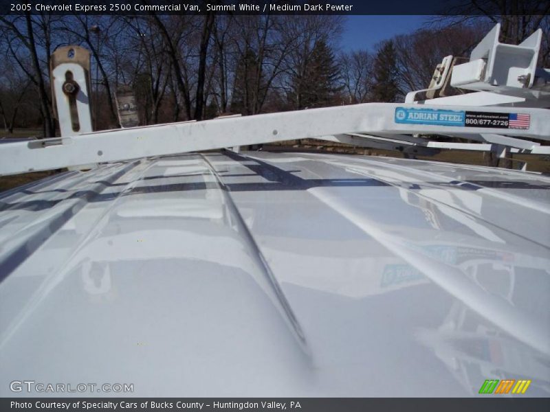Summit White / Medium Dark Pewter 2005 Chevrolet Express 2500 Commercial Van