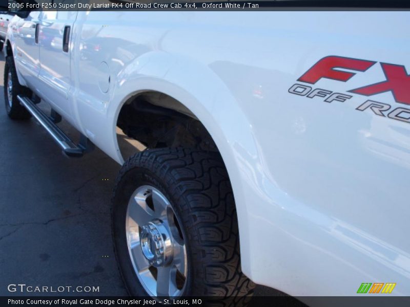 Oxford White / Tan 2006 Ford F250 Super Duty Lariat FX4 Off Road Crew Cab 4x4