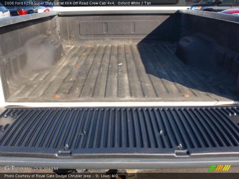 Oxford White / Tan 2006 Ford F250 Super Duty Lariat FX4 Off Road Crew Cab 4x4