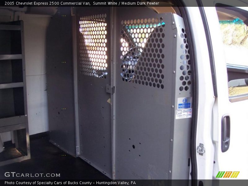 Summit White / Medium Dark Pewter 2005 Chevrolet Express 2500 Commercial Van