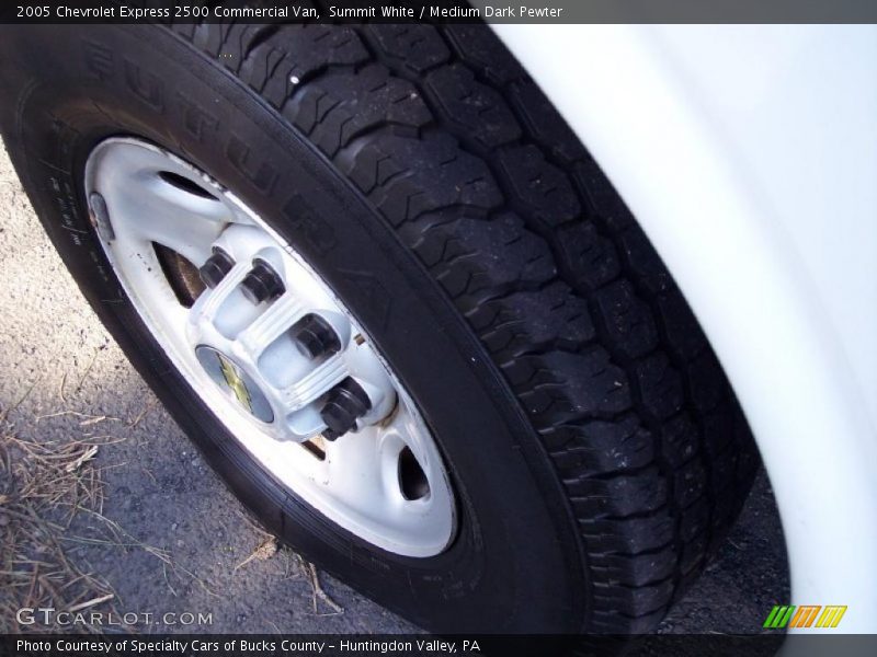 Summit White / Medium Dark Pewter 2005 Chevrolet Express 2500 Commercial Van
