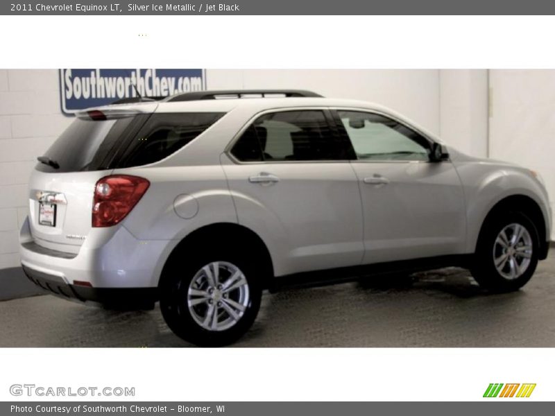 Silver Ice Metallic / Jet Black 2011 Chevrolet Equinox LT