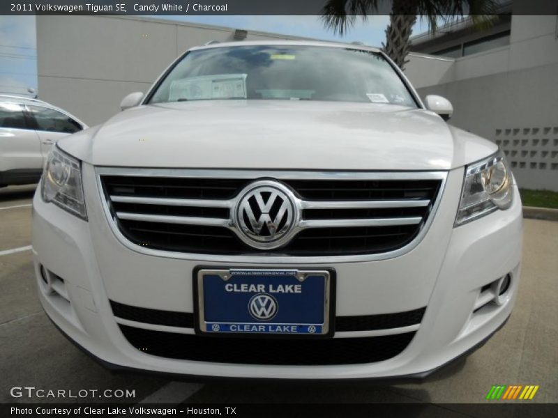 Candy White / Charcoal 2011 Volkswagen Tiguan SE