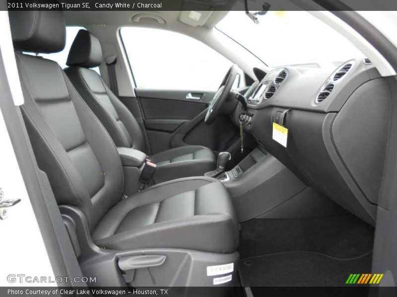 Candy White / Charcoal 2011 Volkswagen Tiguan SE