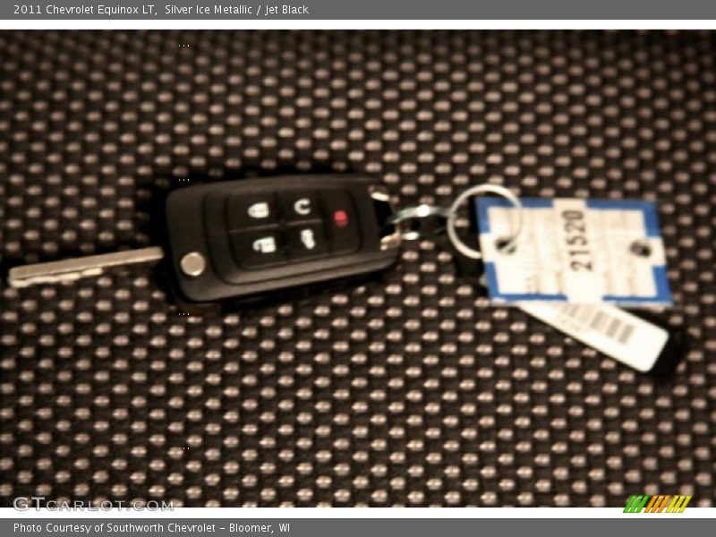 Silver Ice Metallic / Jet Black 2011 Chevrolet Equinox LT
